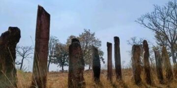 Gudi, the memory pillars of tribes: Recalling the megalithism in modern times