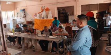 CC Sheth College of Commerce students spread joy among Shree Bhagwat Vidyapith Old Age Home on Happiness Day