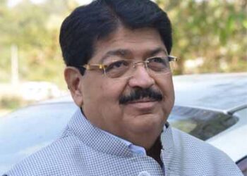 Out of 194 fishermen in Pak custody, 123 are from Gujarat: MoS for External Affairs to Parimal Nathwani