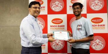 Wagh Bakri Tea Group presents scholarships to illuminate the life of 25 bright EWS students 