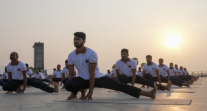 72 Indian Defence personnel complete Hatha Yoga Instructor Training at  Isha Yoga Center