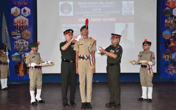 GOC 11 RAPID (H) presides over Investiture Ceremony of Sainik School Balachadi, Jamnagar