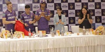 KKR team launches Amul’s latest innovation, world’s first high-protein kulfi, in Kolkata