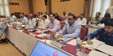 SR GM holds meetings with MPs of Palakkad Divn, reviews constituency-wise infra development works