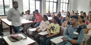 Well-known Gujarati scriptwriter hosts story telling session at Navgujarat Group of Colleges
