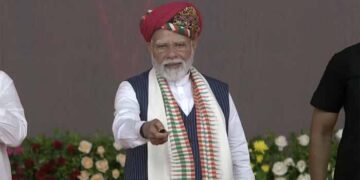 PM Modi inaugurates, lays foundation stone of ₹1,100 crore projects of Kandla port