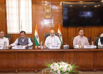 Amit Shah asks Lt Guvs & CMs of 10 border states adjoining Pak and Nepal to stay alert