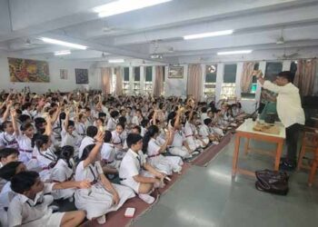 AmdaVadmA catches them young: CEE launches ‘Seed to Plant’ workshop under AMC’s 40 lakh trees campaign