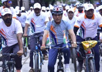 Wheels of change spreads across nation: Dr Mandaviya leads Fit India Sundays on Cycle in Palitana