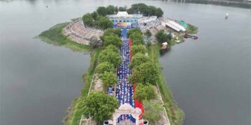PM’s hometown Vadnagar sets Guinness Record as 2,121 perform Bhujangasana in CM’s presence