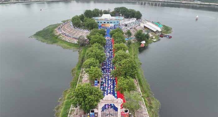 PM’s hometown Vadnagar sets Guinness Record as 2,121 perform Bhujangasana in CM’s presence