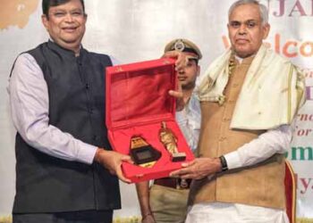 With honest taxpayers & dutiful IT Dept, Gujarat is collecting ₹1.05 lakh cr tax a year: Guv