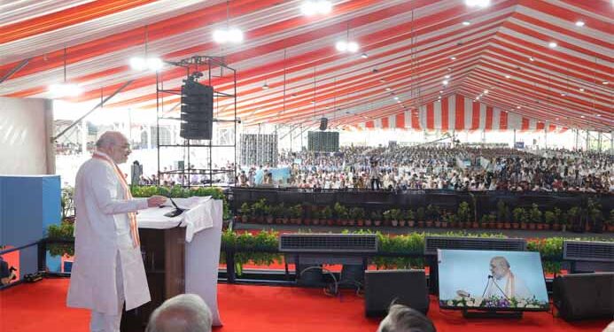 White Desert emulates Amul, forms Kutch Dist Salt Cooperative Society to help salt producers