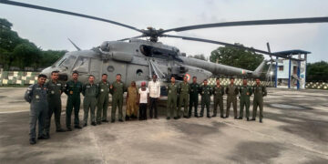 Daredevil IAF personnel rescue 3 stranded elderly civilians in flood-hit Kheda district