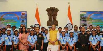 Rajnath Singh interacts with 30 students from tribal communities of Andaman & Nicobar Islands