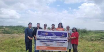 Rotary Club of Bhavnagar Vibrant plants 100 saplings to mark the International Youth Day 