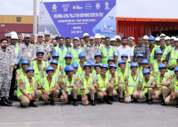 Indian Coast Guard conducts Regional Oil Spill Response Drill at Hazira Port in Surat