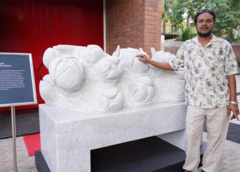 StoneX Stone Portraits in Ahmedabad: Carving memory, weighing breath among culture vultures