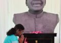 President unveils bust of former President K.R. Narayanan at Raj Bhavan, Thiruvananthapuram