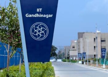 IITGN researchers develop sustainable, non-toxic water repellent coatings for next-gen energy technologies