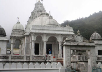 Historic first: Jain Sangh organises special 2×2 AC sleeper coach pilgrimage to Sammed Shikharji during Diwali