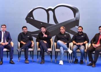 Lenskart eyes ₹7,278-cr IPO to redefine India’s eyewear retail; sets price band at ₹382–₹402