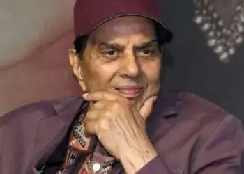 Dharmendra Passes Away at 89: Bollywood’s He-Man Leaves Behind a Legendary 60-Year Career
