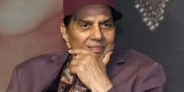 Dharmendra Passes Away at 89: Bollywood’s He-Man Leaves Behind a Legendary 60-Year Career