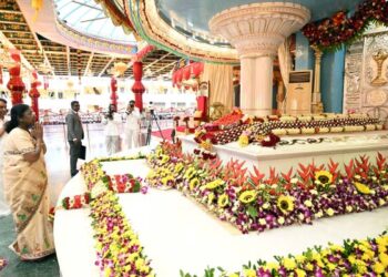 President Murmu honours Sathya Sai Baba’s Centenary at Prasanthi Nilayam