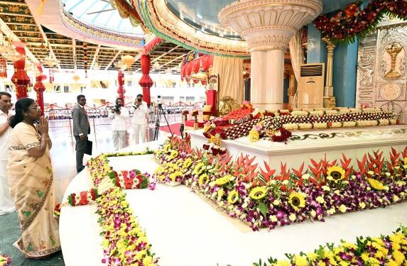 President Murmu honours Sathya Sai Baba’s Centenary at Prasanthi Nilayam