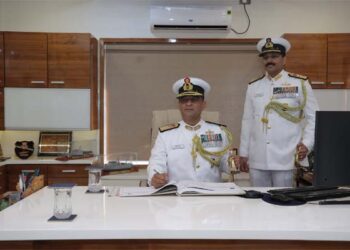 Rear Admiral Sritanu Guru takes charge as Flag Officer, Gujarat, Daman & Diu Naval Area