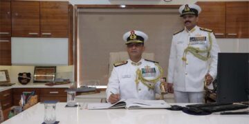 Rear Admiral Sritanu Guru takes charge as Flag Officer, Gujarat, Daman & Diu Naval Area