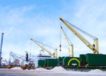 Maritime Amrit Kaal Vision: Highest-ever cargo surge powers Kandla Port to National No. 1