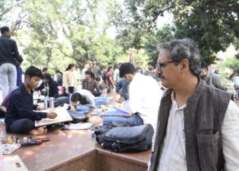 Children Showcase Remarkable Talent in Poster-Making Competition at Kashi Tamil Sangamam–4.0