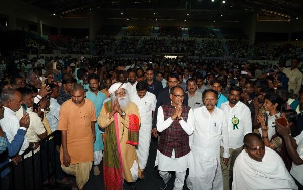 Everything Grown on Agricultural Land Must Belong to Farmers: Sadhguru Urges Union Agriculture Minister to Amend British-Era Laws