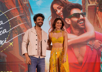 Ahmedabad falls in love with ‘Tu Meri Main Tera, Main Tera Tu Meri’ as Kartik Aaryan & Ananya Panday turn the city romantic