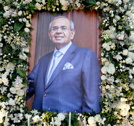 Nation pays floral tribute to GP Hinduja at prayer meeting in Mumbai