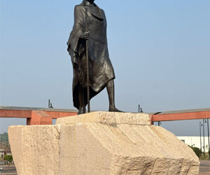 Walking with the Mahatma on path of righteousness: Dandi revisited, ideals rekindled, India reimagined