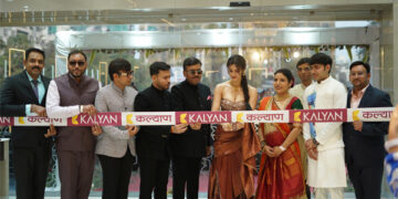 Disha Patani adds star sparkle as Kalyan Jewellers unveils Grand Vandemataram Showroom, 5th in Ahmedabad