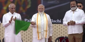 Railways on the Fast Track in Keralam: Narendra Modi Unveils Redeveloped Stations, Electrified Line and New Inter-State MEMU Service