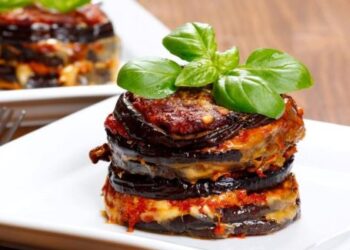 Compacted with Compassion: One-Dish Baked Mini Meals for Modern Kitchens