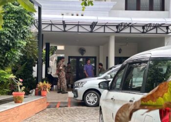 ED Raids Former Kerala CM Pinarayi Vijayan’s Residence in Explosive CMRL Money Laundering Probe
