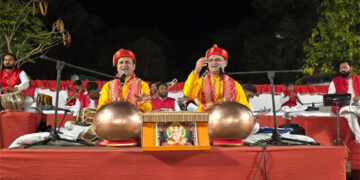 Vyas Brothers redefine Manbhatt Tradition with groundbreaking ‘Dual Manbhatt’ performance at Laxmi Vilas Palace