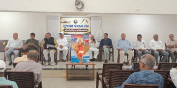 GJU fetes octogenarian scribe for publishing over 550 books as Visnagar meet celebrates the power of fearless journalism