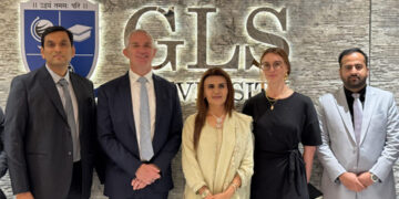 A green flag for life: GLS–UTSC Convocation inspires graduates to chase dreams with resilience, not perfection