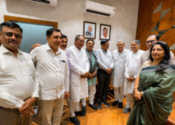Ahmedabad gets a high-speed development push: Ashwini fast-tracks 5 mega infrastructure projects