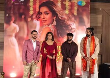 Garba, Glamour & Gherdar Ghammariya: Meghna Sanghani turns up the Navratri heat with a melody made to move Gujarat